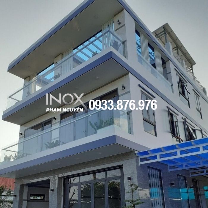 Mẫu Lan Can Inox Kính 